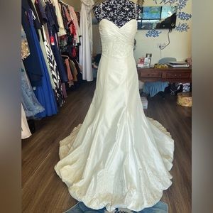 NWT Martina Liana Wedding Gown